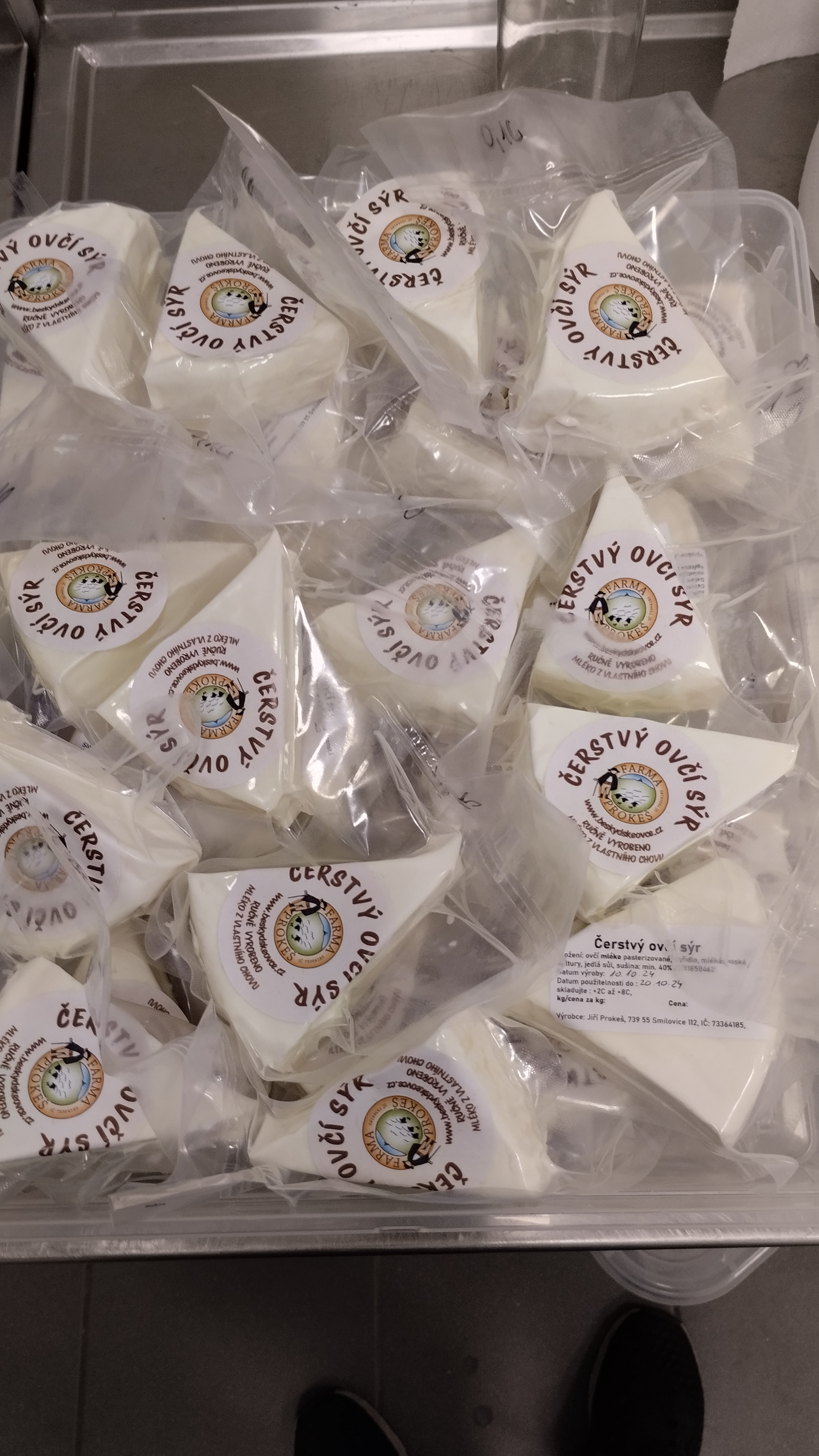 Čerstvý ovčí sýr 